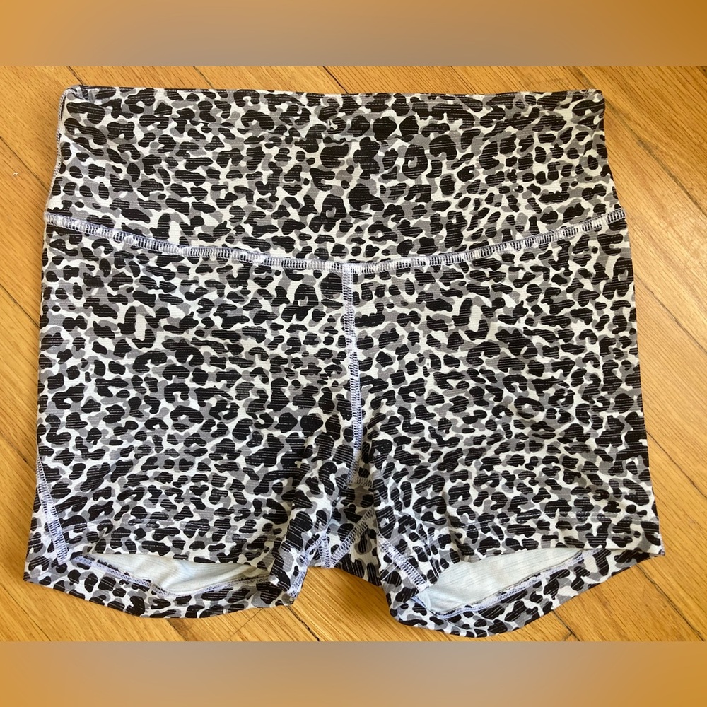 Outdoor Voices Warmup Shorts 3.5” Inseam